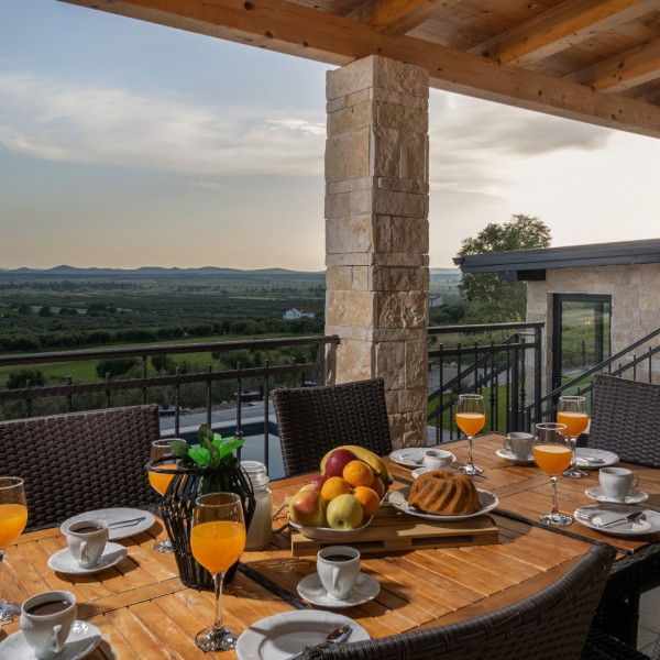 Villa La Vrana , Villa La Vrana & Aurana mit beheizten Pools in Vrana, Dalmatien, Kroatien Vrana