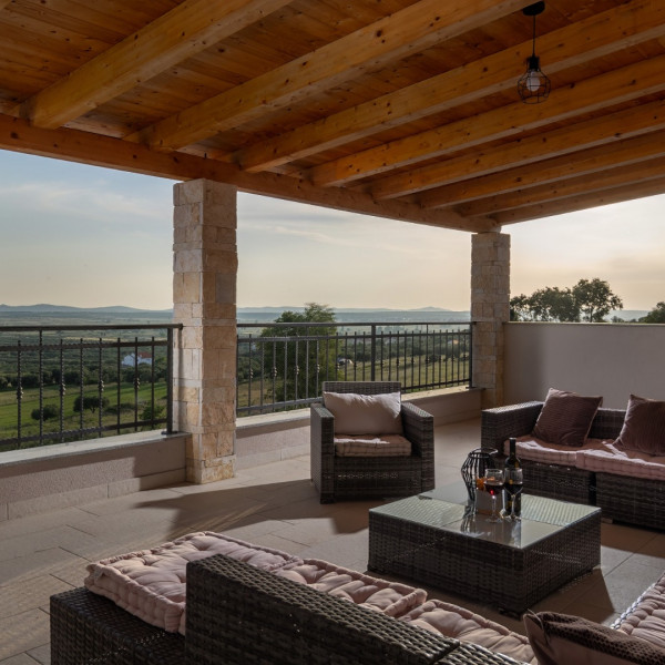 Villa La Vrana , Villa La Vrana & Aurana mit beheizten Pools in Vrana, Dalmatien, Kroatien Vrana