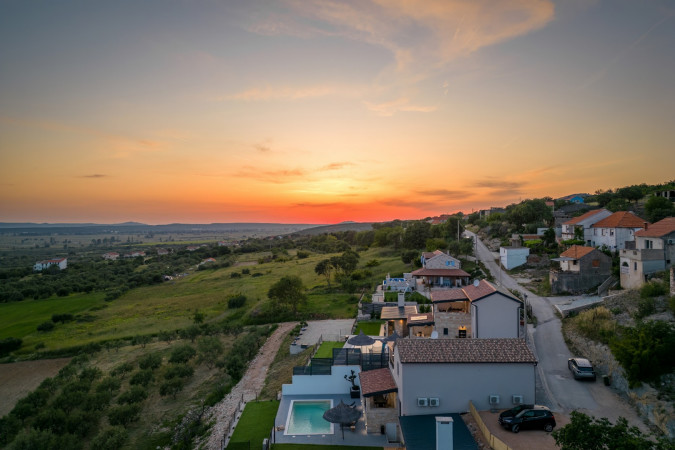 Villa La Vrana Au&szlig;en, Villa La Vrana & Aurana mit beheizten Pools in Vrana, Dalmatien, Kroatien Vrana