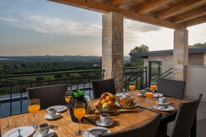 Villa La Vrana Au&szlig;en, Villa La Vrana & Aurana mit beheizten Pools in Vrana, Dalmatien, Kroatien Vrana