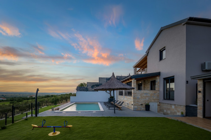 Villa Aurana Au&szlig;en, Villa La Vrana & Aurana mit beheizten Pools in Vrana, Dalmatien, Kroatien Vrana