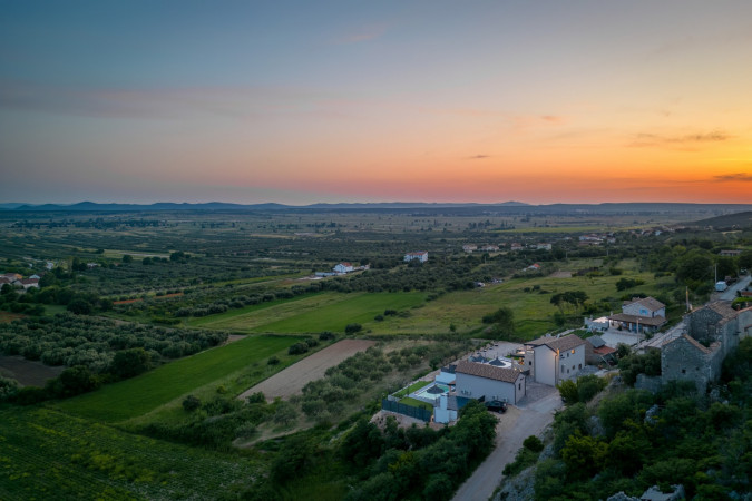 Villa La Vrana Au&szlig;en, Villa La Vrana & Aurana mit beheizten Pools in Vrana, Dalmatien, Kroatien Vrana