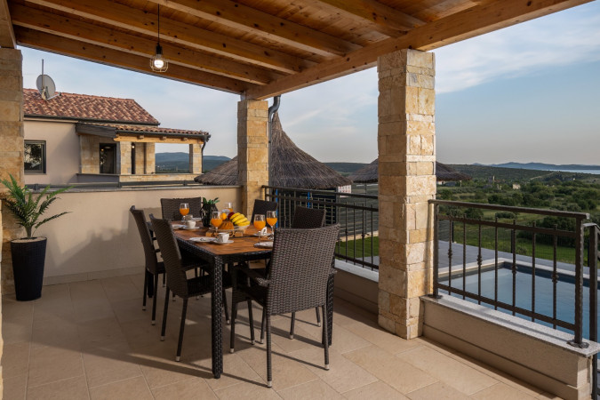 Villa La Vrana Au&szlig;en, Villa La Vrana & Aurana mit beheizten Pools in Vrana, Dalmatien, Kroatien Vrana